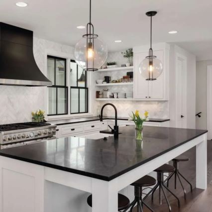 CONJUNTO 3x Lâmpadas LED FILAMENT A60 E27/5W/230V 2700K Classe energética A