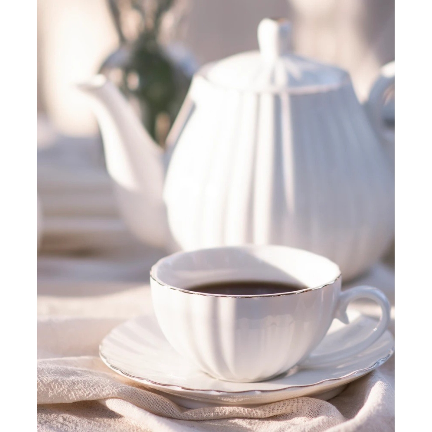 Conjunto de café em porcelana, 15 peças — branco