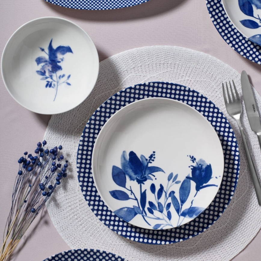 Conjunto de jantar 14 peças em porcelana, branco/azul