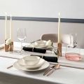 Conjunto de jantar 18 peças em porcelana branca com detalhes em cobre