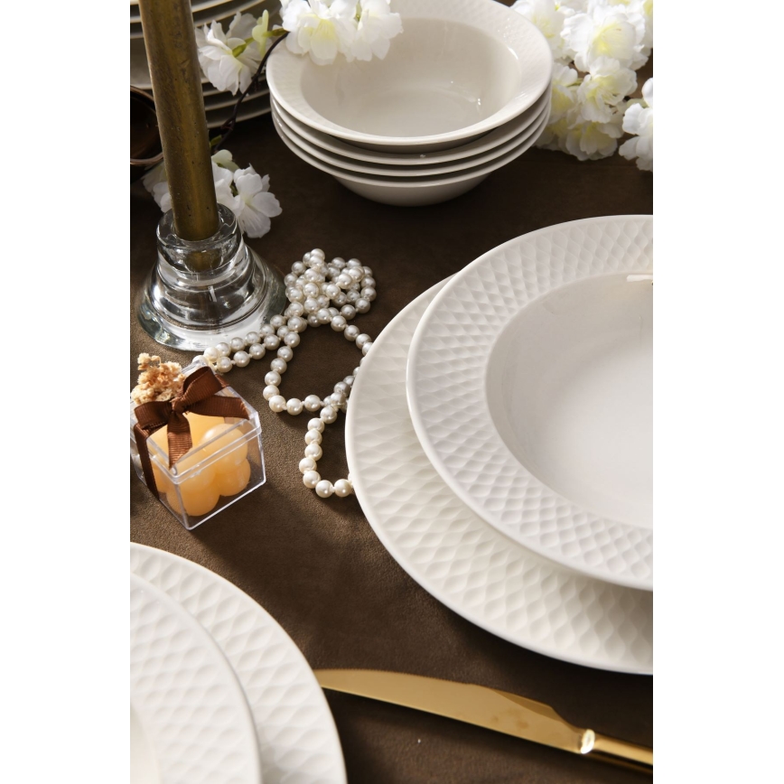 Conjunto de jantar 18 peças em porcelana branca