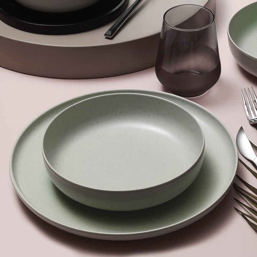 Conjunto de jantar 18 peças em porcelana, verde