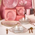 Conjunto de jantar 18 peças em vidro transparente com acabamento dourado