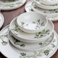 Conjunto de jantar 24 peças, branco e verde, em porcelana