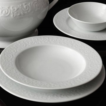 Conjunto de jantar 24 peças em porcelana branca