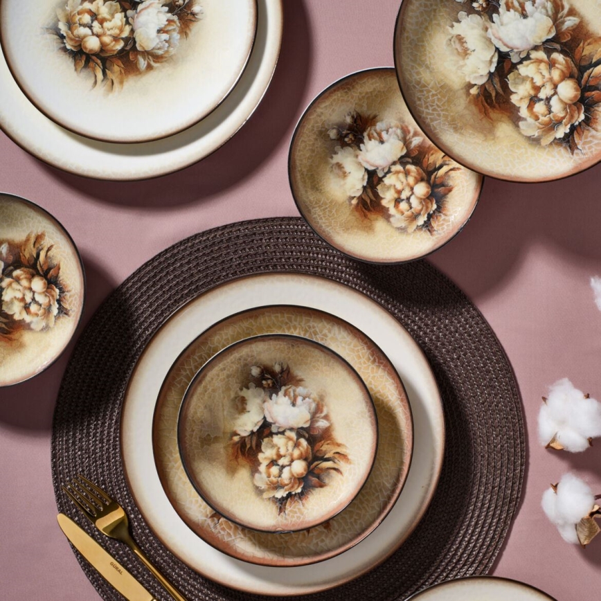 Conjunto de jantar 26 peças em porcelana — bege, castanho e branco