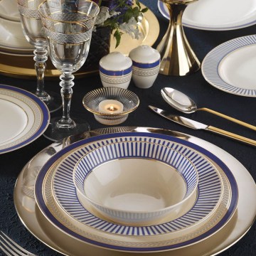 Conjunto de jantar 53 peças em porcelana, branco/azul/dourado
