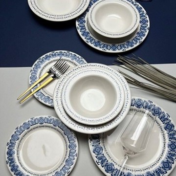 Conjunto de jantar de 16 peças em porcelana, azul e branco