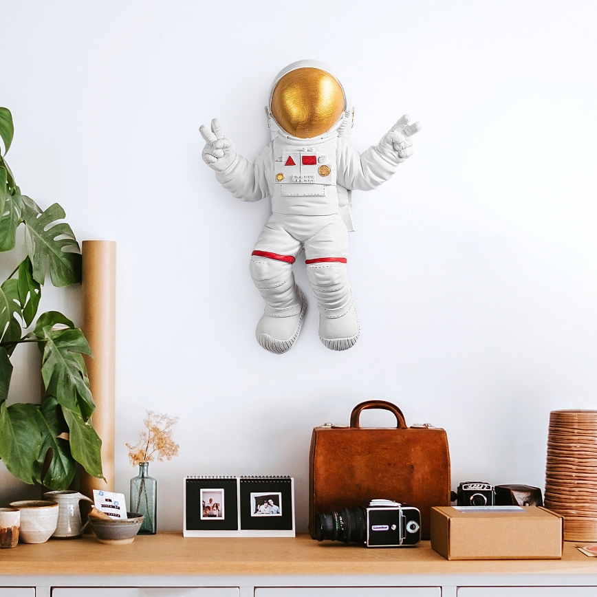 Decoração de parede 47x35 cm astronauta dourado