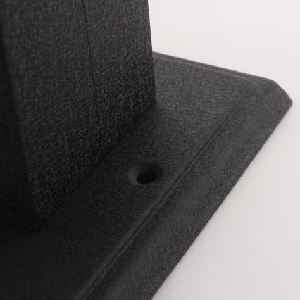 Iluminação exterior com tomada e temporizador 2Z IP44