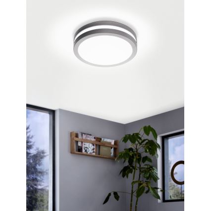 Eglo 33572 - Luminária de tecto regulável para casa de banho LOCANA-C LED/14W/230V IP44 prateada