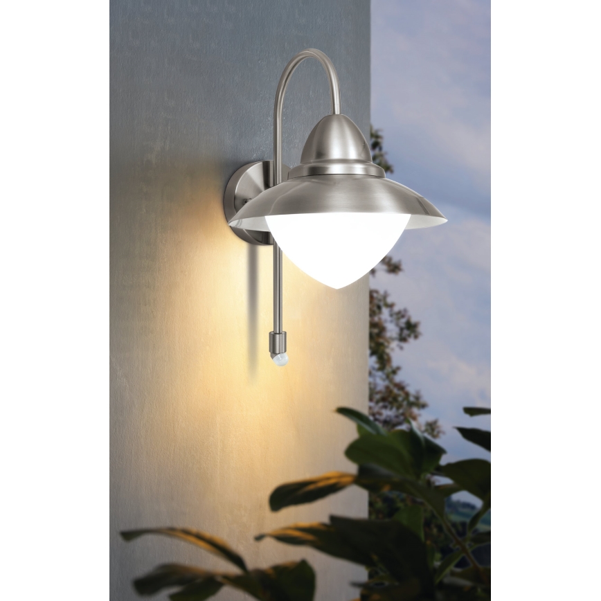 EGLO - exterior com sensor Luz de parede 1xE27/60W IP44