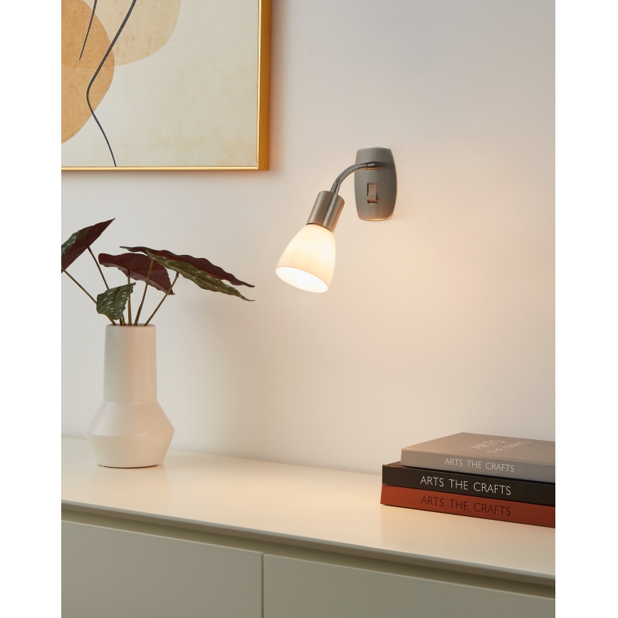 Eglo - Aplique de parede para tomada 1xE14/5W/230V cromado fosco