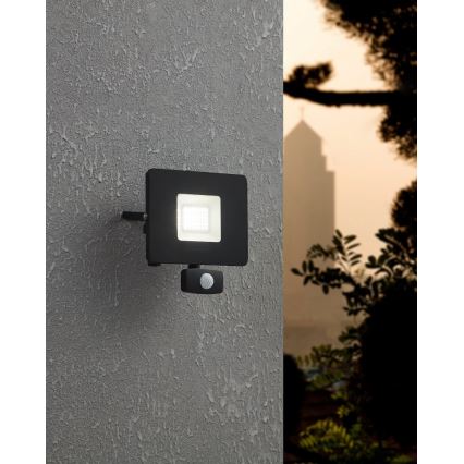 Eglo - Holofote com sensor LED LED/30W/230V IP44