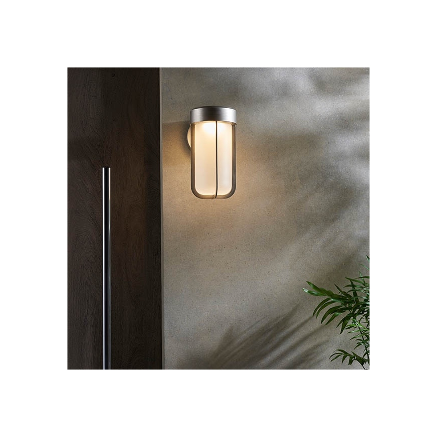 Endon 94990 - Aplique de parede LED para casa de banho, 8W/230V, IP44, 2700K (luz quente), acabamento cromado mate