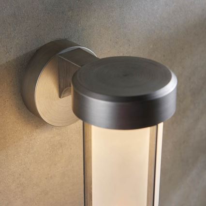 Endon 94990 - Aplique de parede LED para casa de banho, 8W/230V, IP44, 2700K (luz quente), acabamento cromado mate