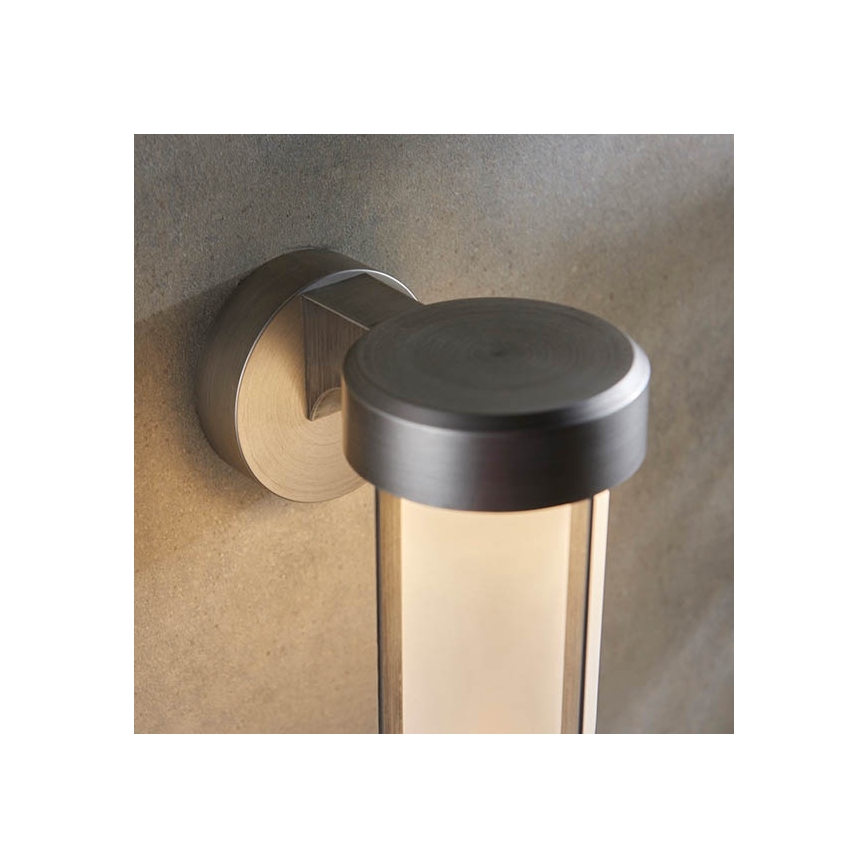 Endon 94990 - Aplique de parede LED para casa de banho, 8W/230V, IP44, 2700K (luz quente), acabamento cromado mate