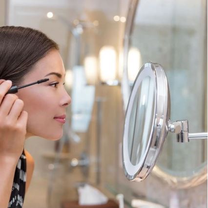 Espelho de maquilhagem LED para parede LED/3W/6V 4xAA IP44