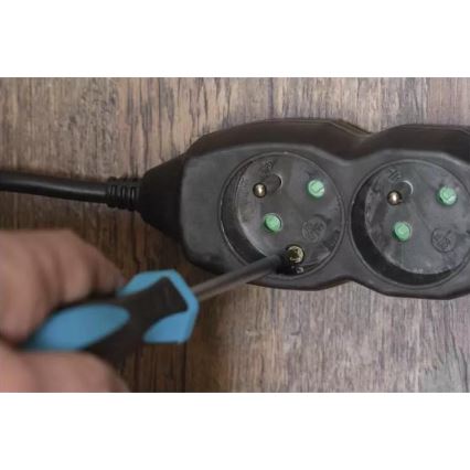 Extensão de cabo 3 tomadas 5m preta
