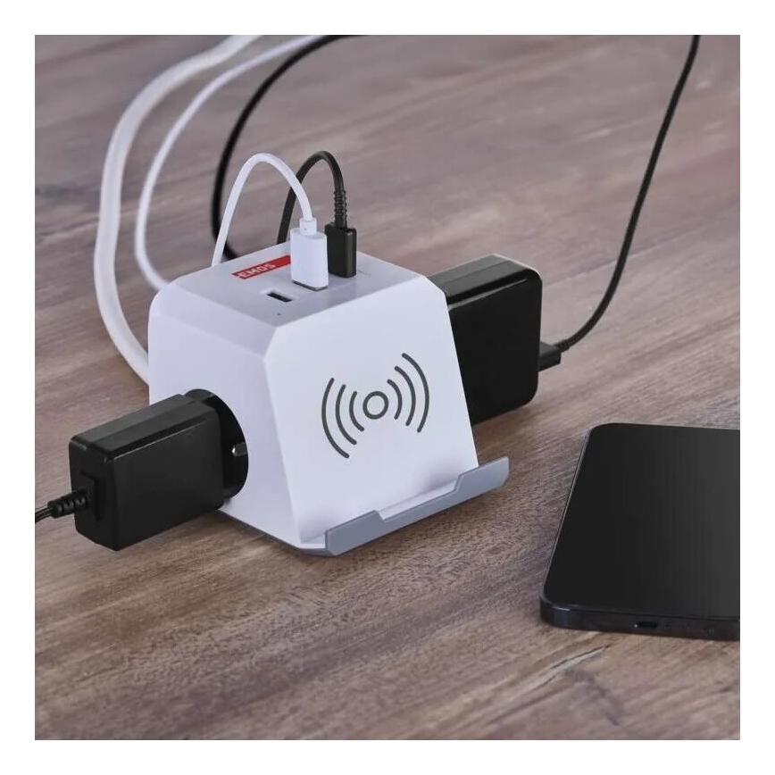 Extensão de cabo com carregamento sem fio QI 2Z + 2x USB-A + 1x USB-C 2m branco