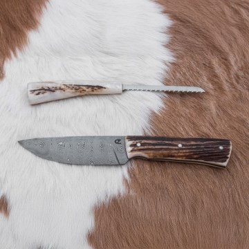 Faca de caça em damasco com mini-serra 11 cm chifre de veado
