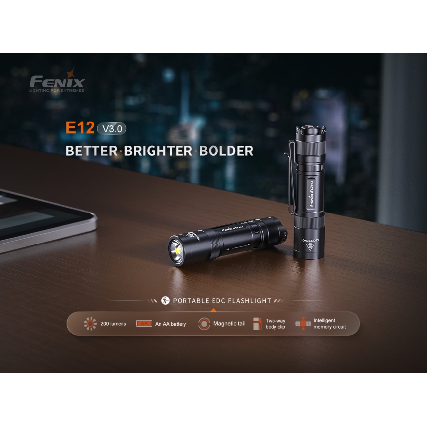 Fenix E12V30 - Lanterna LED recarregável com regulação de brilho LED/1xAA 2000 mAh IP68 200 lm 100 h preta