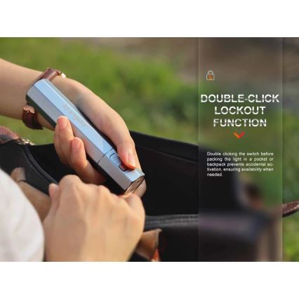 Fenix ECPBLUE - Lanterna recarregável LED com um power bank USB IP68 1600 brilhante 504 h 5000 mAh azul