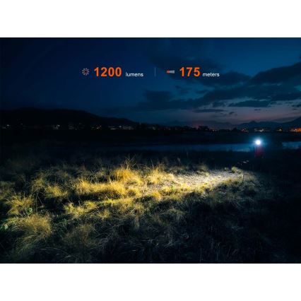 Fenix HM55RPRP - Lanterna frontal recarregável LED com regulação de intensidade LED/USB/1xCR123A 1600 mAh IP68 1200 lm 141,2 h roxo/preto