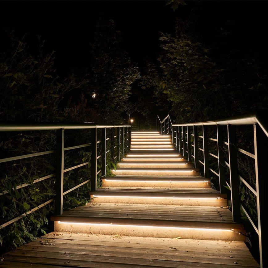 Fita LED solar regulável LED/1,2W/3,7V 3000K IP67 1500 mAh 5m + controlo remoto