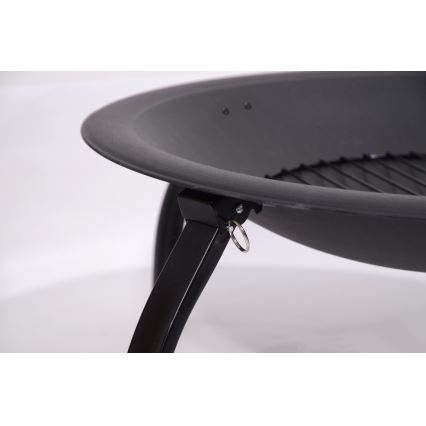 Fogueira de acampamento portátil com grelha preta