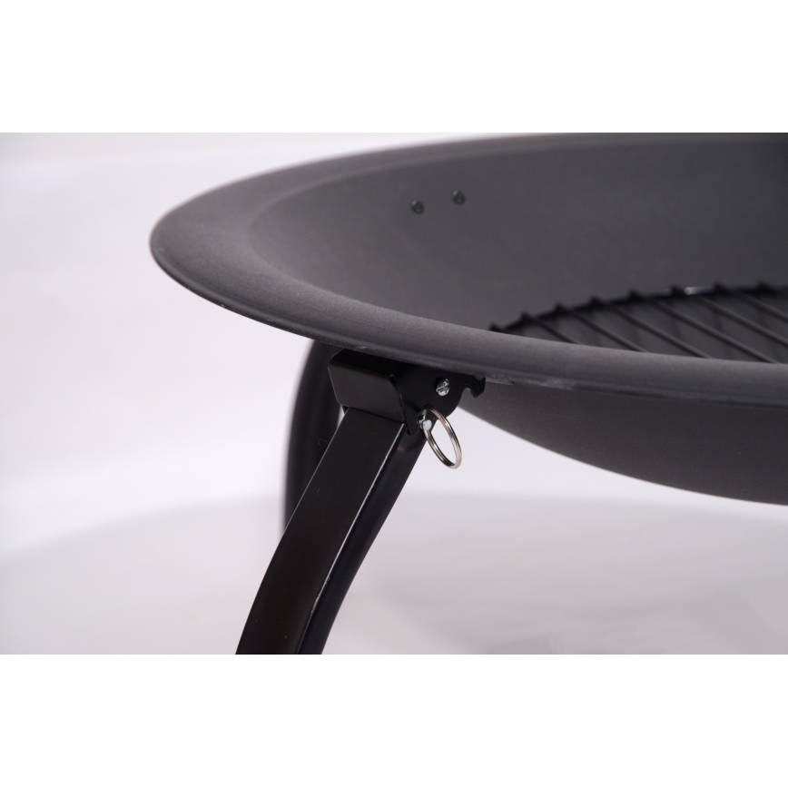 Fogueira de acampamento portátil com grelha preta