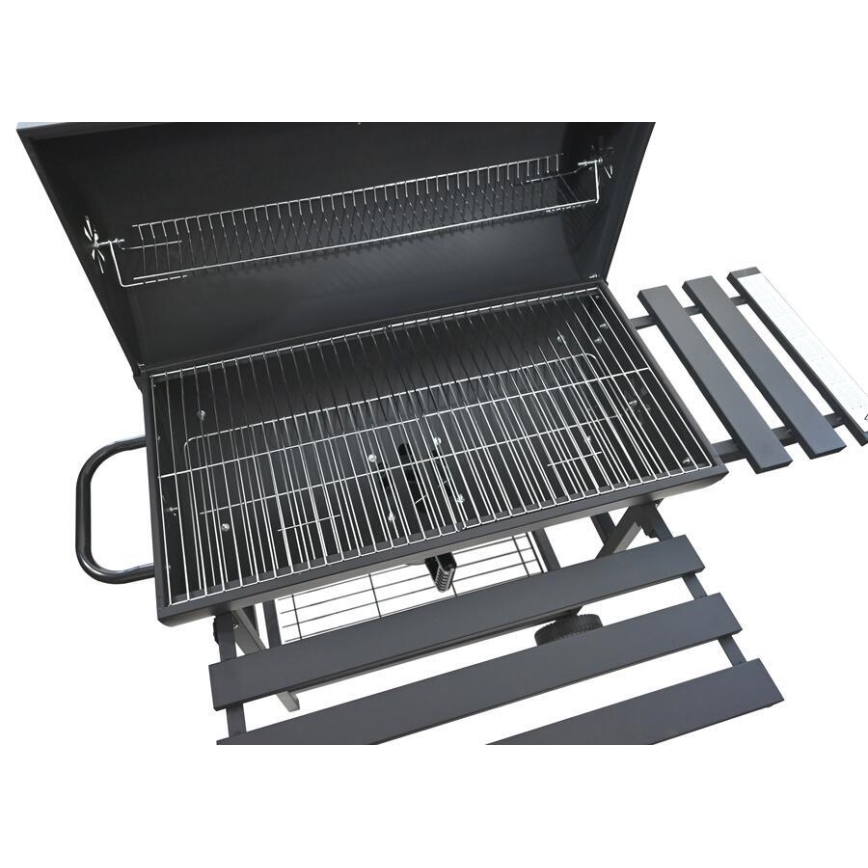 Grelhador a carvão preto