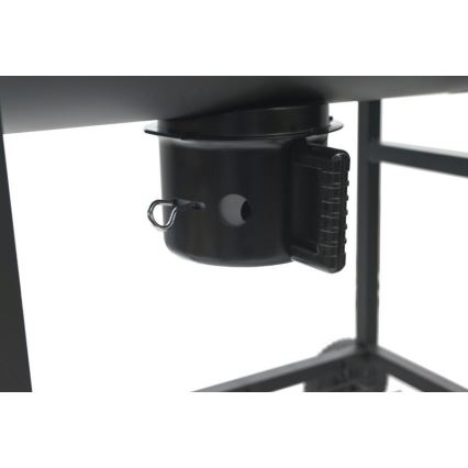 Grelhador a carvão preto