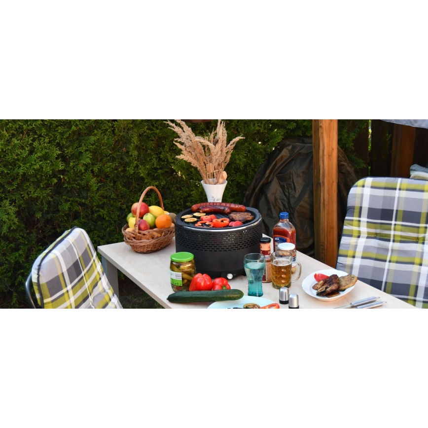 Grelhador de carvão vegetal de mesa 4xAA/USB preto