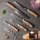 Gudaro - Conjunto de 5 facas de cozinha em aço damasco TAKUMI + suporte para facas e tesoura para aves