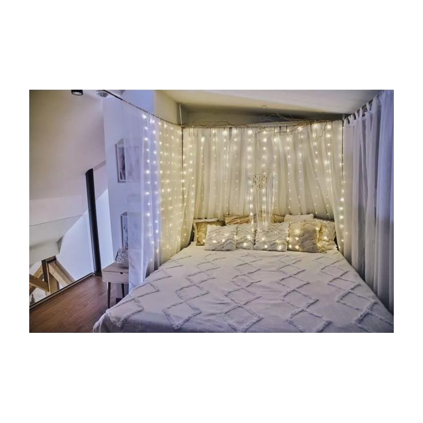 Guirlanda LED para exterior — 240 LEDs / 8 funções, 6,7 m, IP44, branco quente