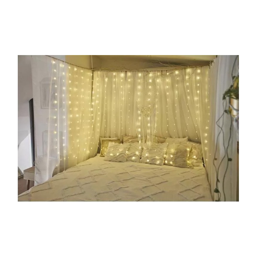 Guirlanda LED para exterior — 240 LEDs / 8 funções, 6,7 m, IP44, branco quente