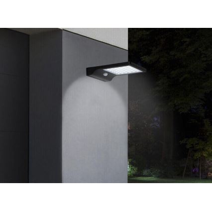 HÖFFTECH - Lâmpada de parede solar LED com sensor de movimento e de crepúsculo LED/3,7V 2200 mAh IP44