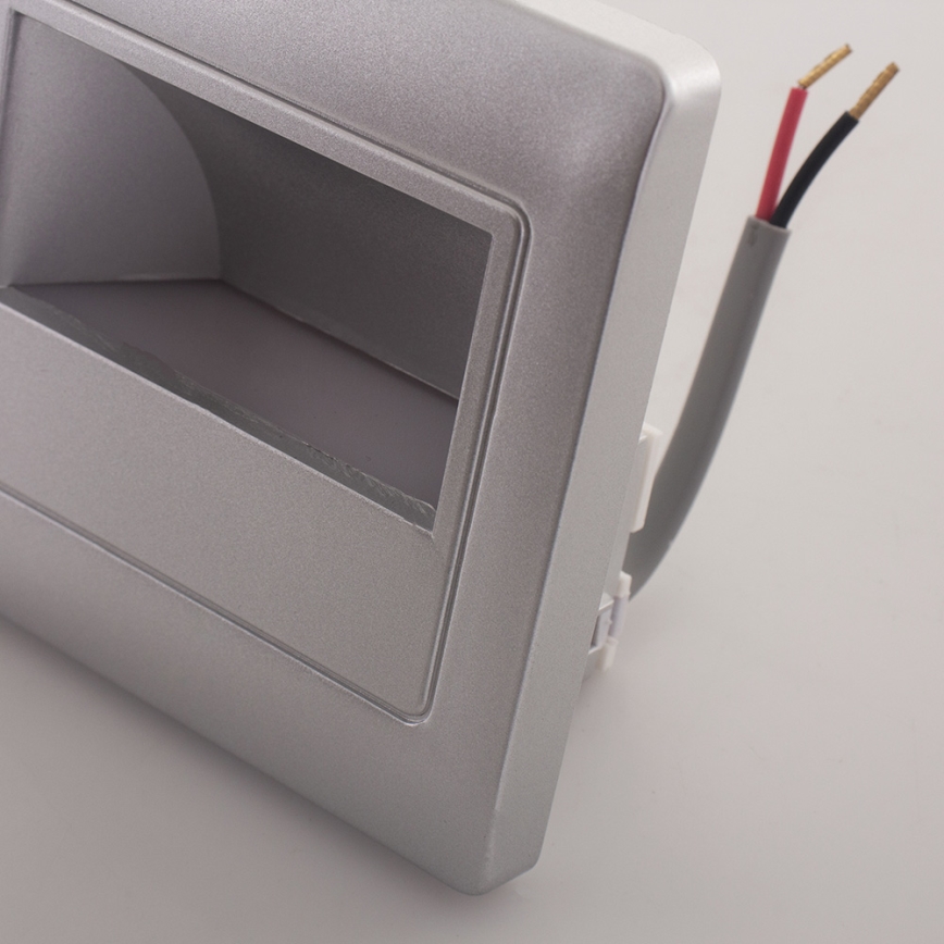 Iluminação de escada LED com sensor STEP LIGHT NET LED/1,5W/230V 4000K prateado