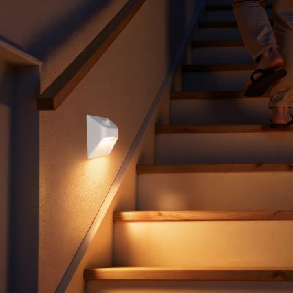 Luminária de escada recarregável LED com sensor de movimento e sensor crepuscular STEP LIGHT LED/0,3W/3,7V 2200 mAh IP53 branca