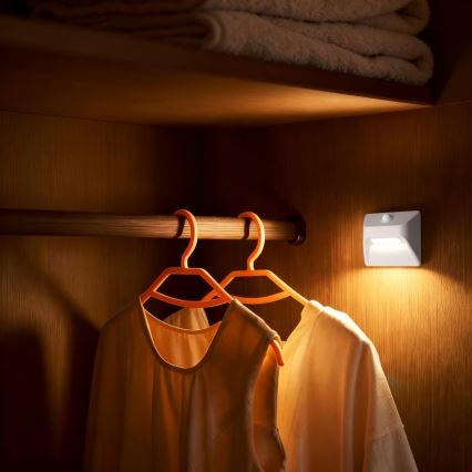 Luminária de escada recarregável LED com sensor de movimento e sensor crepuscular STEP LIGHT LED/0,3W/3,7V 2200 mAh IP53 branca