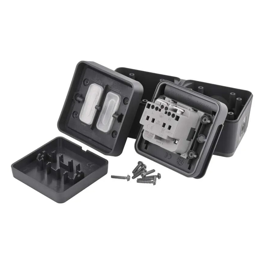 Interruptor doméstico alternado com uma tomada 250V/16A IP55