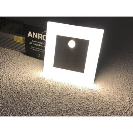Iluminação de escadas LED com sensor LED/0,8W/12V 3000K