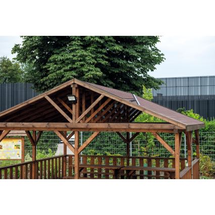 Projetor LED regulável com painel solar e sensor crepuscular LED/15W/15000 mAh 3,2V IP65 + controlo remoto