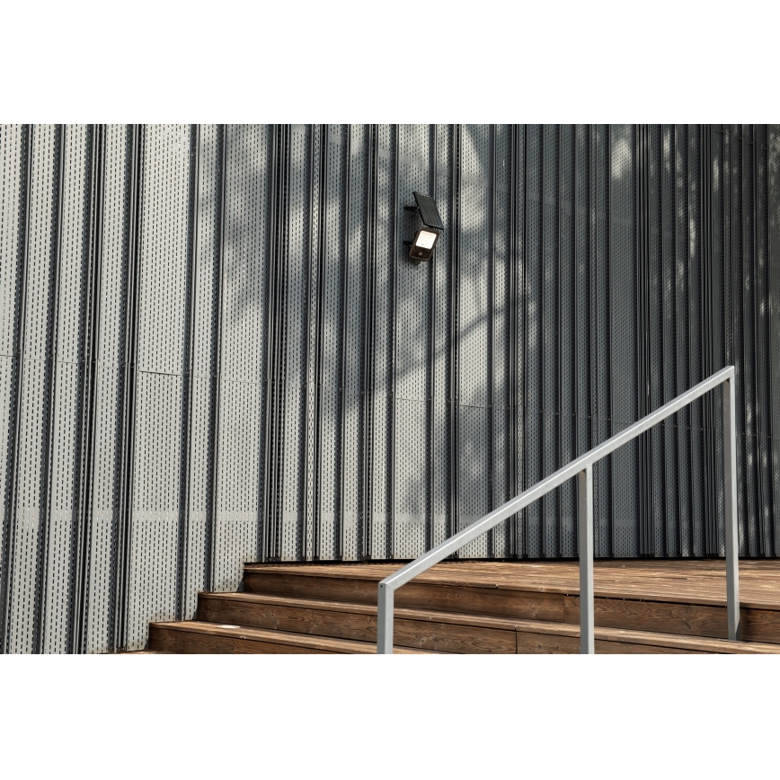 Projetor LED regulável com painel solar e sensor crepuscular LED/15W/15000 mAh 3,2V IP65 + controlo remoto