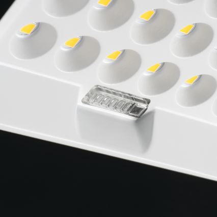 Projetor LED regulável com painel solar e sensor crepuscular LED/15W/15000 mAh 3,2V IP65 + controlo remoto