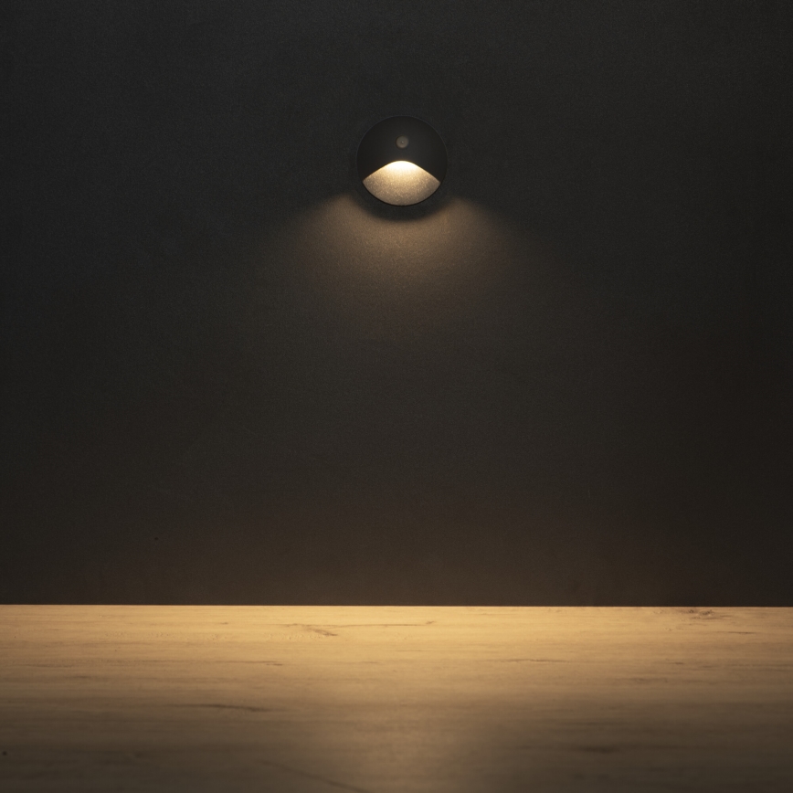 Luminária para escadas EXIN LED, com sensor de movimento e crepuscular, 2,5W/230V, 3000K, IP65, antracite, redonda