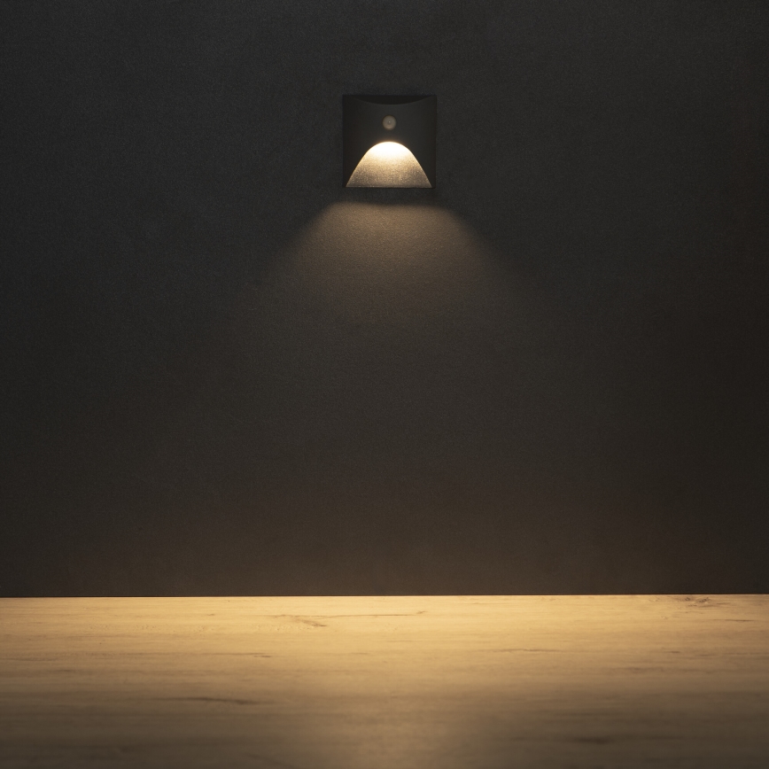 Luminária de escada LED com sensor de movimento e crepuscular EXIN LED/2,5W/230V 3000K IP65 antracite quadrada
