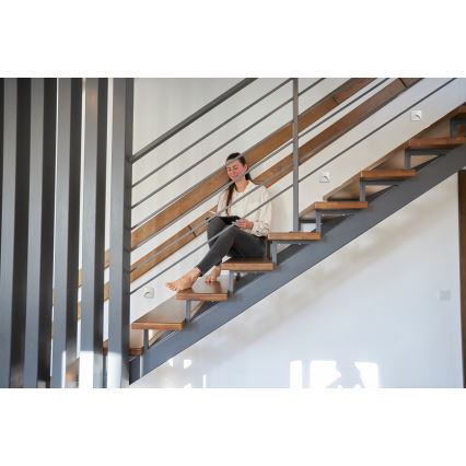 Aplique LED para escadas EXIN LED/2,5W/230V 4000K IP65 branco quadrado