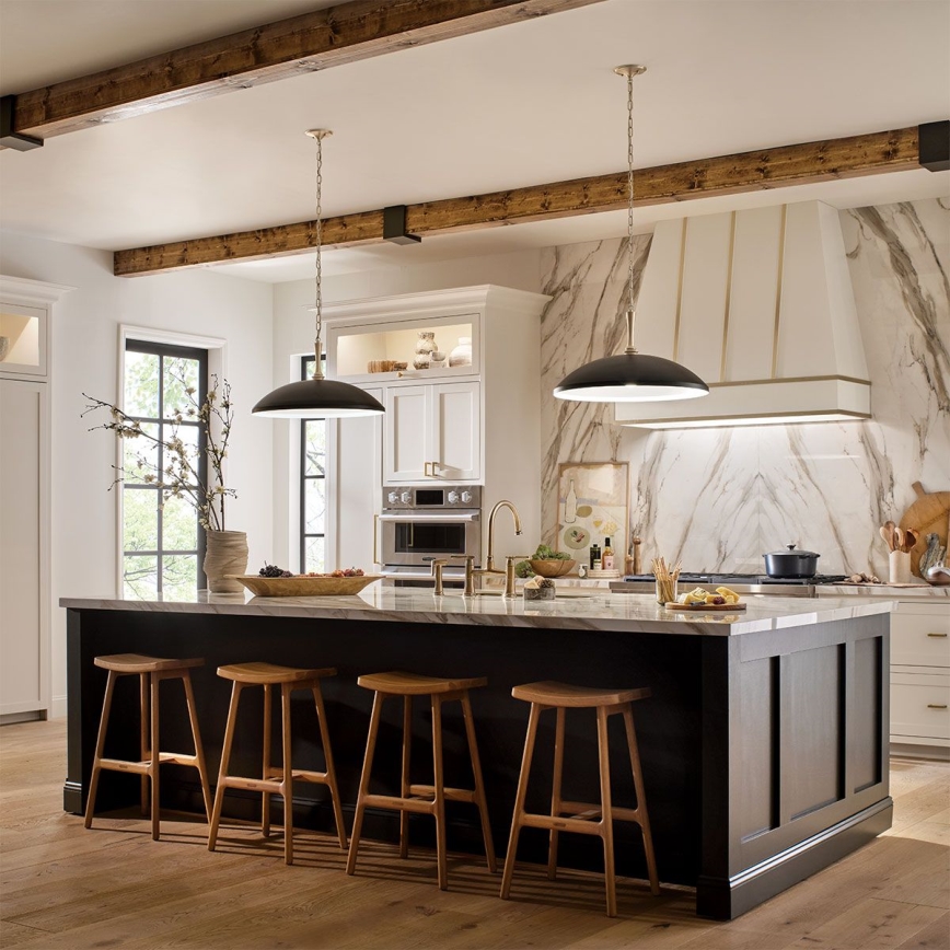 Kichler - Candeeiro suspenso DELAROSA 1xE27/60W/230V preto/latão